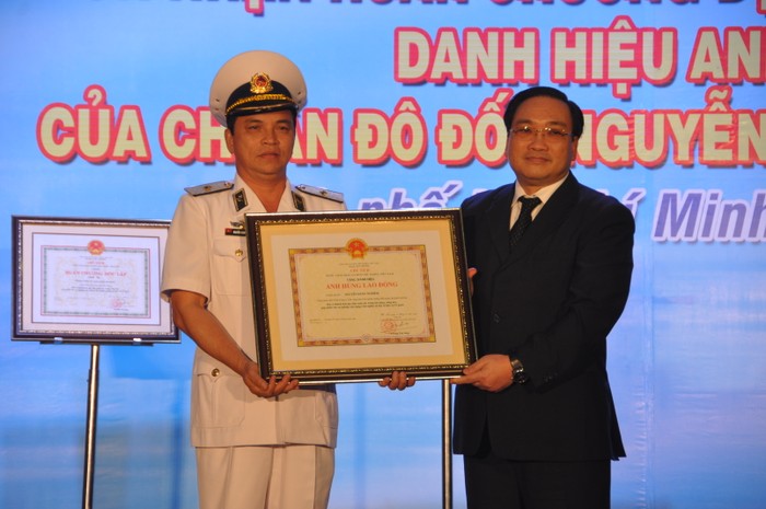 Phó Thủ tướng trao danh hiệu Anh hùng lao động cho Chuẩn Đô đốc Nguyễn Đăng Nghiêm