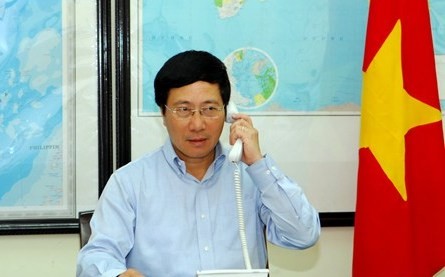 Phó Thủ tướng Phạm Bình Minh: Việt Nam không thể chấp nhận và kiên quyết phản đối việc làm này của Trung Quốc; yêu cầu Trung Quốc rút hết giàn khoan 981 và các tàu hộ tống ra khỏi khu vực này và cùng đàm phán để xử lý những bất đồng xung quanh vấn đề này.