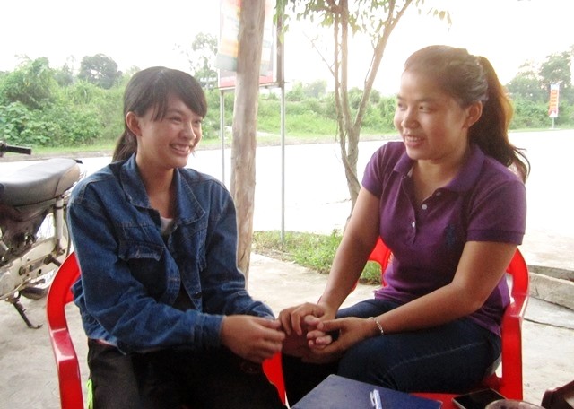 Bùi Kiều Nhi vui sướng chia sẻ cảm xúc với phóng viên Báo điện tử Giáo dục Việt Nam (Ảnh: Hoàng Hà)