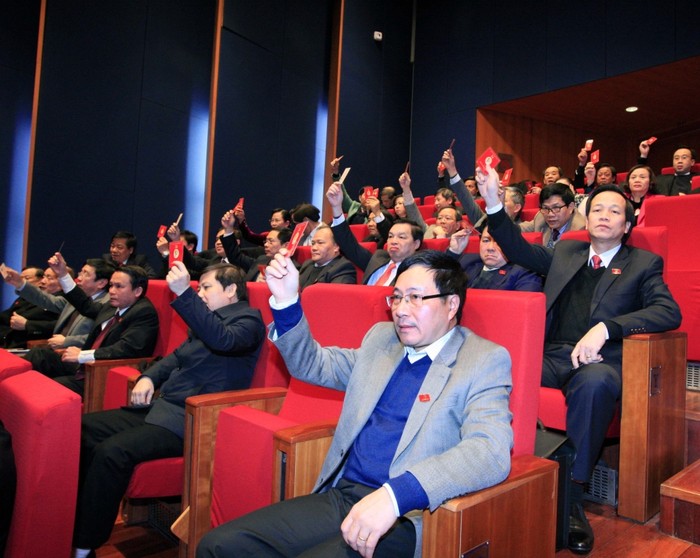 Các đại biểu biểu quyết tại Đại hội hôm 26/1. Ảnh TTXVN