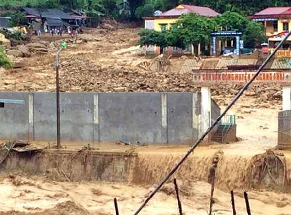 Khu vực Tổ 8 tan hoang sau lũ ống, thị trấn Mù Cang Chải, huyện Mù Cang Chải. ảnh: Tuổi trẻ.