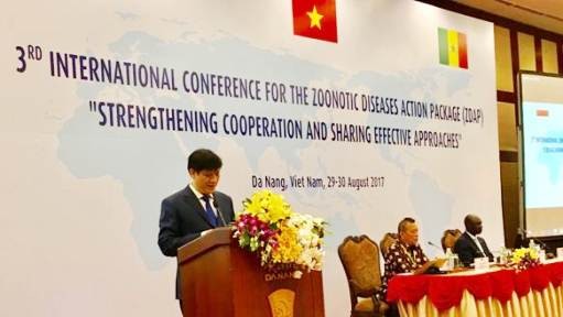 Ông Nguyễn Thanh Long, Thứ trưởng Bộ Y tế phát biểu tại hội nghị. ảnh: moh.gov.vn