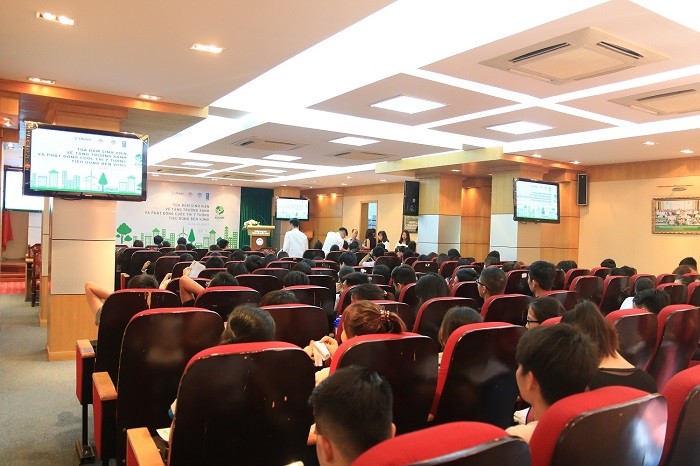 Buổi tọa đàm với sự tham gia của đông đảo các bạn sinh viên đến từ các trường đại học tại Hà Nội.
