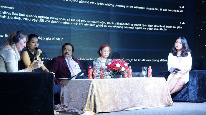 Bà Trần Uyên Phương, Phó tổng Giám Đốc Tập đoàn Tân Hiệp Phát chia sẻ tại sự kiện Kết nối giao thương.