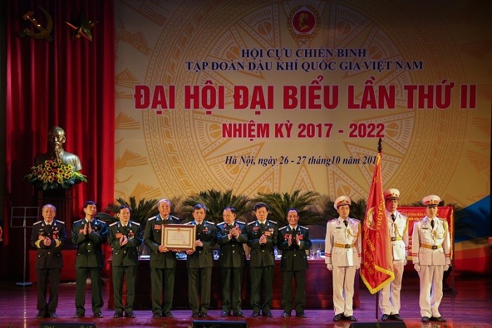Hội Cựu chiến binh Tập đoàn Dầu khí Quốc gia Việt Nam vinh dự được Chủ tịch nước trao tặng Huân chương Lao động hạng Ba.