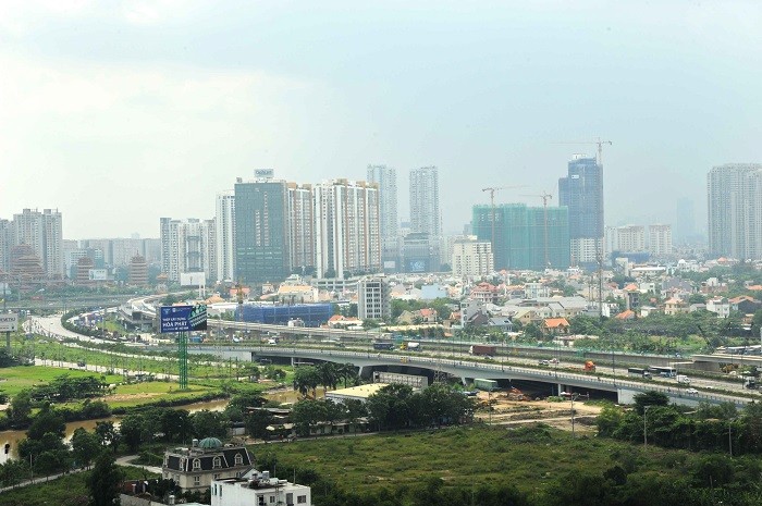 Thông qua tuyến Xa lộ Hà Nội, cự ly kết nối giữa quận 9 và trung tâm thành phố đã được rút ngắn đáng kể.