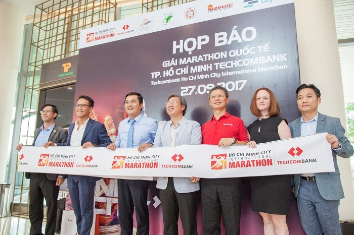 Họp báo giải Marathon quốc tế Thành phố Hồ Chí Minh Techcombank 2017 .