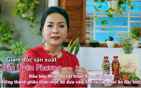Chị Trần Uyên Phương – Giám đốc sản xuất phim “Mỹ nhân vào bếp”.