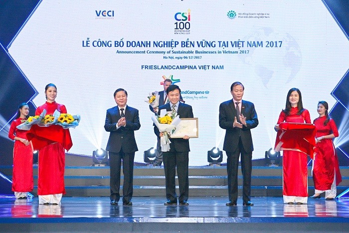 FrieslandCampina Việt Nam vinh dự được trao danh hiệu Top 100 Doanh nghiệp Bền vững 2017.