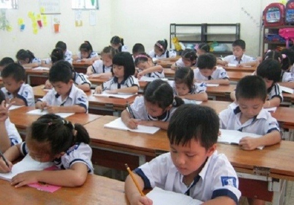 Học sinh vất vả với bài kiểm tra (Ảnh minh họa: internet).