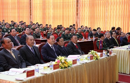 Các đại biểu sự lễ đón Tổng Bí thư, Chủ tịch nước Cộng hòa dân chủ nhân dân Lào Bun-nhăng Vo-la-chít tại Quân khu 4.