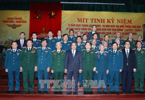 Thủ tướng Nguyễn Xuân Phúc với các đại biểu. Ảnh: Thống Nhất/TTXVN