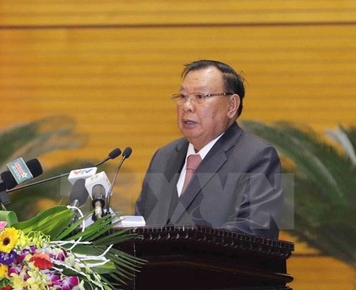 Tổng Bí thư, Chủ tịch nước Lào Bun-nhăng Vo-la-chít phát biểu tại buổi gặp gỡ các cựu quân tình nguyện, chuyên gia Việt Nam tại Lào.