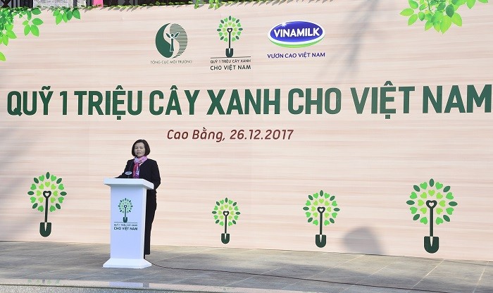 Bà Bùi Thị Hương – Giám đốc điều hành Vinamilk phát biểu tại buổi lễ.