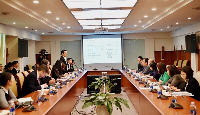 Ông Nguyễn Mạnh Hùng - Ủy viên Hội đồng quản trị - Phó trưởng Ban thường trực Ban Triển khai Chương trình Basel II của Vietcombank phát biểu tại hội thảo.