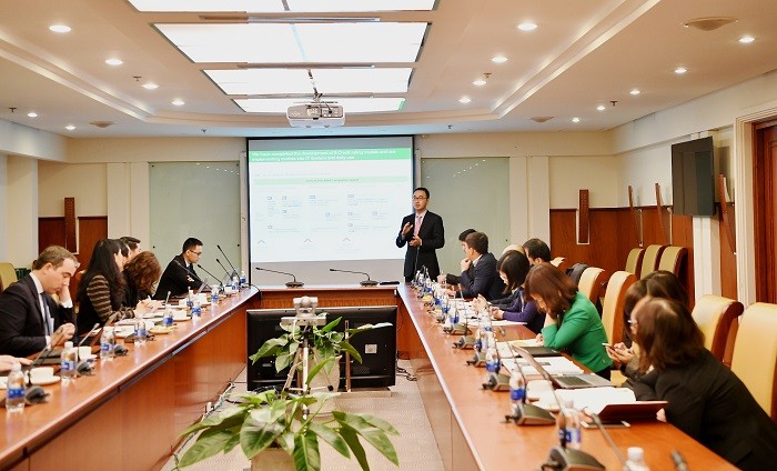 Ông Il Dong Kwon - Phó Tổng Giám đốc Công ty tư vấn Oliver Wyman trình bày quá trình triển khai của dự án.