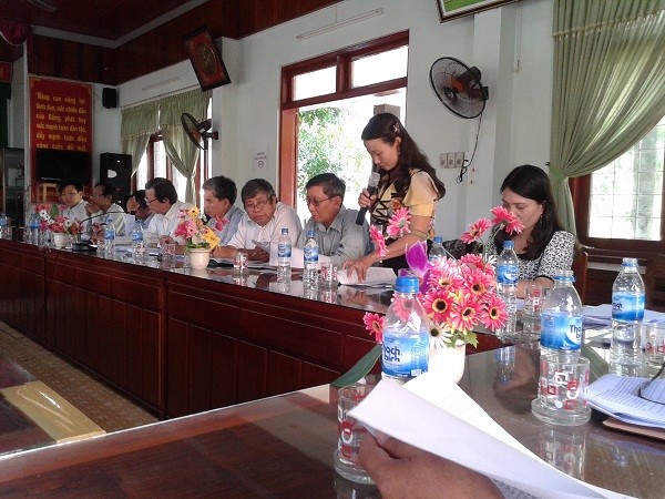 Sở Giáo dục Quảng Ngãi làm với huyện Lý Sơn về công tác phát triển giáo dục năm 2014 (Ảnh: tác giả cung cấp).