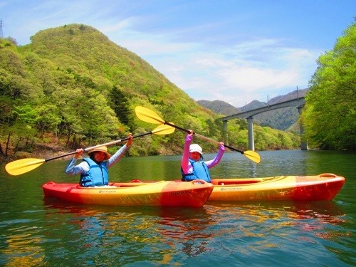 Đi xuồng và chèo thuyền Kayak ở Kawaji Onsen.