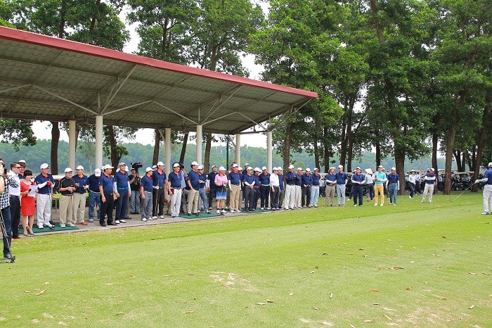 Giải golf thu hút đông đảo các nhà đầu tư, doanh nhân trong và ngoài nước cùng tham gia.