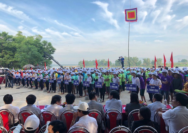 Giải đua thuyền truyền thống năm nay quy tụ 19 đội đua thuyền trên toàn tỉnh Quảng Nam về tham dự.