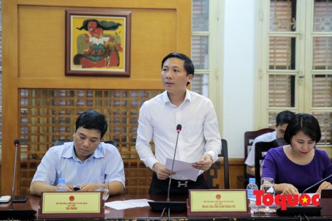 Ông Nguyễn Thanh Liêm, Giám đốc Trung tâm công nghệ thông tin báo cáo tại buổi làm việc.