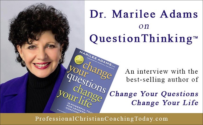 Bà Marilee Adams cùng cuốn sách Change Your Questions, Change Your Life (Ảnh: tác giả cung cấp).