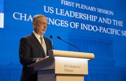 Bộ trưởng Quốc phòng Hoa Kỳ, James Mattis phát biểu tại Đối thoại Shangri-la lần thứ 17 năm 2018 tại Singapore (Nguồn: thediplomat.com).