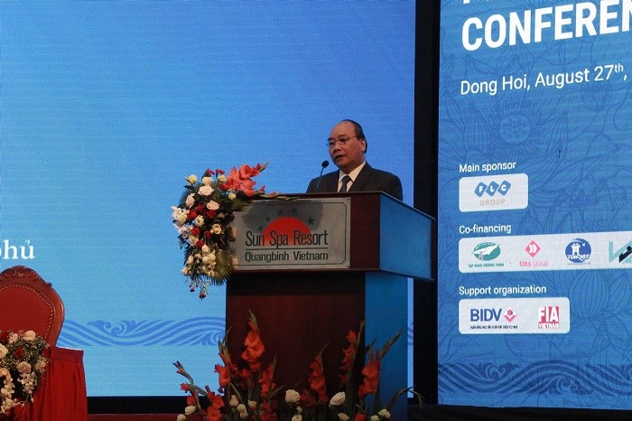 Tại hội nghị xúc tiến đầu tư, Thủ tướng Nguyễn Xuân Phúc cho rằng, Quảng Bình là viên kim cương xanh của du lịch Việt Nam.