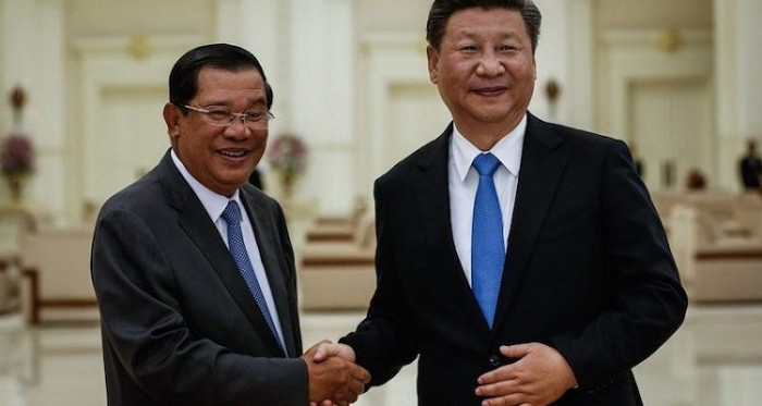 Thủ tướng Hun Sen và Chủ tịch Trung Quốc Tập Cận Bình. (Nguồn ảnh: reuters.com).