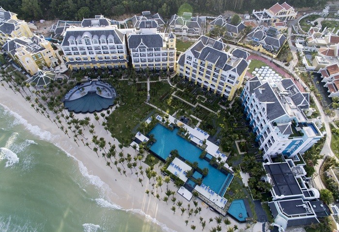 Khu nghỉ dưỡng cao cấp JW Marriott Phu Quoc Emerald Bay.