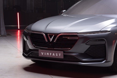 Doanh nghiệp tư nhân trong nước cần được ủng hộ để sản xuất sản phẩm Made by Vietnam (Những hình ảnh đầu tiên về mẫu ô tô sedan do Vinfast, thuộc Vingroup, thiết kế sắp ra mắt tại Paris Motor Show 2018). Ảnh: I.T