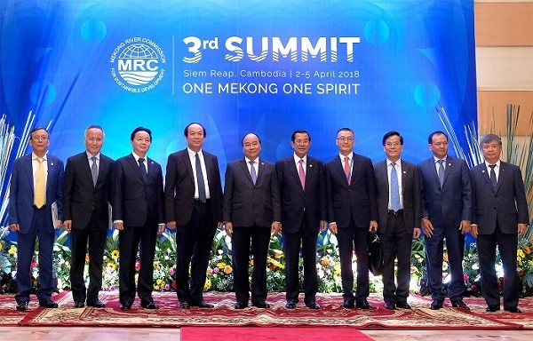 Thủ tướng Nguyễn Xuân Phúc tham dự Hội nghị cấp cao Ủy hội sông Mê-kông quốc tế lần thứ 3, từ ngày 02-05/4/2018 tại Campuchia (Ảnh: TTXVN).
