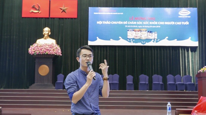 Ông Nguyễn Hữu Tuấn - Trưởng ban nhãn hiệu Sữa bột phát biểu tại buổi lễ.