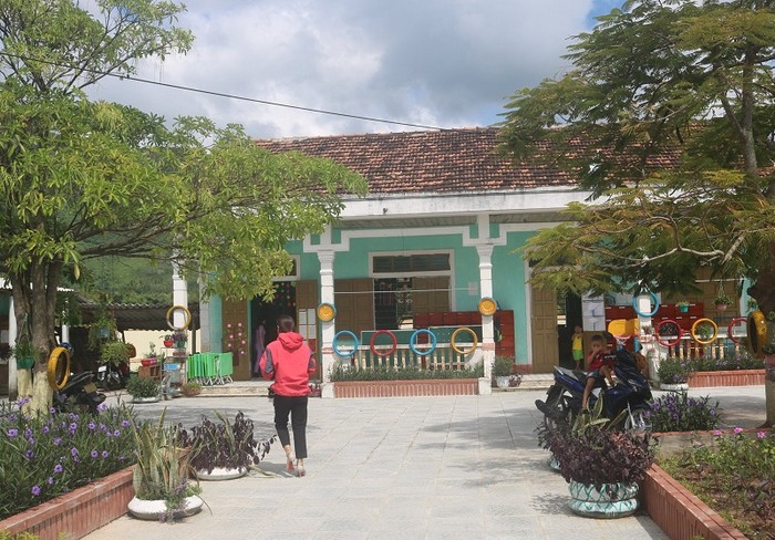 Phản đối nhiều khoản thu nộp, hàng chục phụ huynh ở xã Quảng Hợp đã cho con nghỉ học.