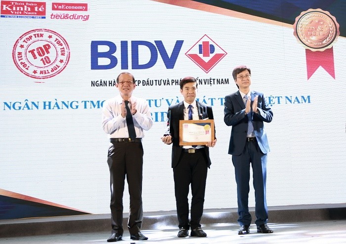 BIDV SmartBanking - Sản phẩm ngân hàng số được vinh danh tại “Tin &amp; Dùng Việt Nam 2018” .
