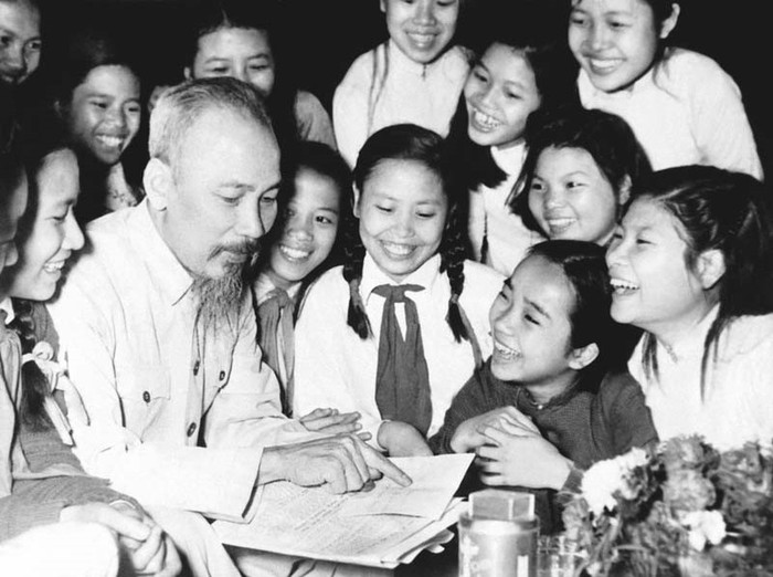 Chủ tịch Hồ Chí Minh rất coi trọng giáo dục (Ảnh: tư liệu).