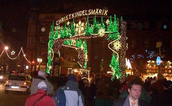 Chợ Noel đầu tiên ở Strasbourg với tên gọi &apos;&apos;Christkindelsmärik&apos;&apos; (Ảnh: tác giả cung cấp).