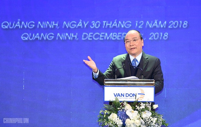 Thủ tướng dự lễ khai trương 3 công trình hạ tầng lớn tại Quảng Ninh. Ảnh: VGP