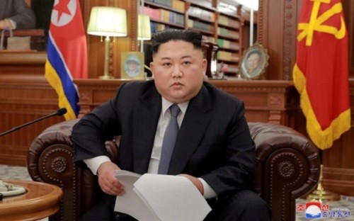 Nhà lãnh đạo Triều Tiên Kim Jong-un trên truyền hình đọc diễn văn năm mới 2019 (Ảnh: KCNA).