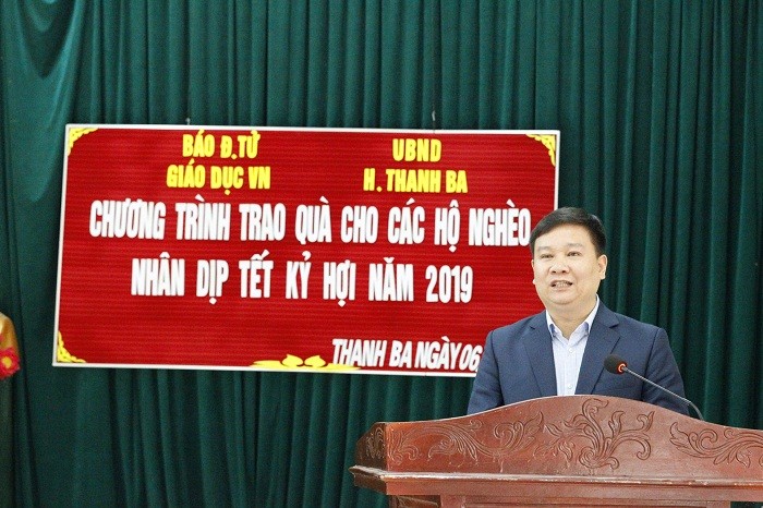 Nhà báo Nguyễn Tiến Bình – Tổng biên tập Báo Điện tử Giáo dục Việt Nam phát biểu tại buổi trao quà Tết.