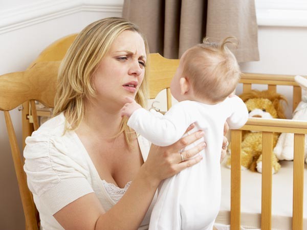 Các biện pháp khắc phục tại nhà đối với chứng trào ngược axit ở trẻ sơ sinh (Ảnh: theo boldsky).
