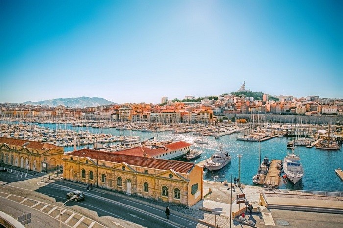 Giấc mơ biển xanh Marseille (Pháp).