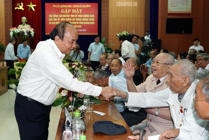 Thủ tướng dự cuộc gặp mặt các đồng chí nguyên Tỉnh ủy viên Quảng Nam, Đặc khu ủy viên Quảng Đà trong kháng chiến và các đồng chí nguyên Tỉnh ủy viên Quảng Nam từ năm 1997 đến nay.