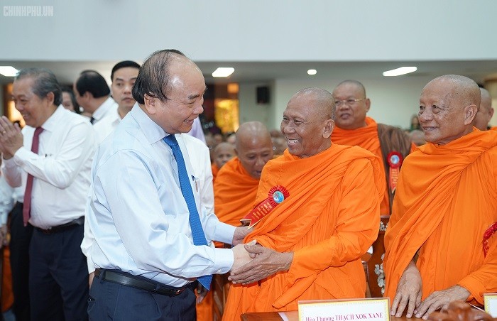 Thủ tướng khẳng định, Đảng, Nhà nước ta luôn dành sự quan tâm đặc biệt đối với đồng bào các dân tộc thiểu số, trong đó có vùng đồng bào dân tộc Khmer.
