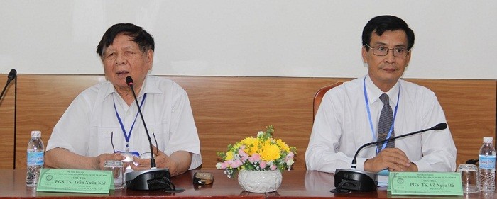Chủ trì Tọa đàm Câu lạc bộ các trường đại học địa phương Phó giáo sư, Tiến sĩ Trần Xuân Nhĩ và Phó giáo sư, Tiến sĩ Võ Ngọc Hà.
