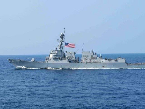 Tàu khu trục USS William P. Lawrence, một trong 2 chiến hạm đã đi qua eo biển Đài Loan ngày 28/4/2019 (Ảnh: Reuters).