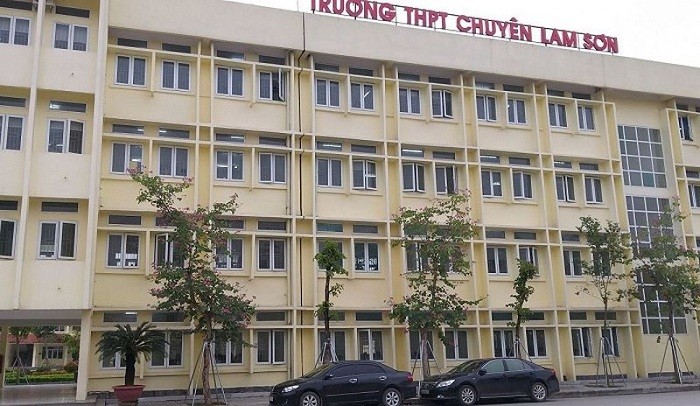Trường trung học phổ thông chuyên Lam Sơn.