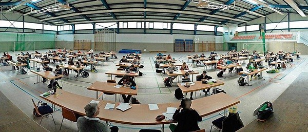 Phòng thi nhóm chuyên môn Toán/Thông tin học tại tiểu bang Thüringen.