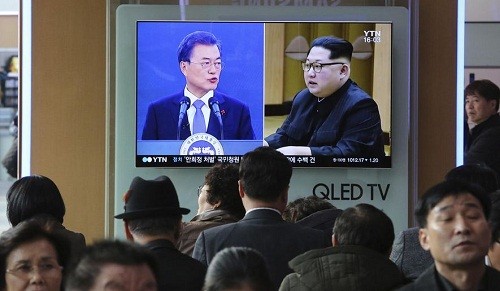 Tổng thống Moon Jae-in đang ở trong tình thế tiến thoái lưỡng nan, vấp phải sự hoài nghi của Triều Tiên trong nỗ lực phi hạt nhân bán đảo (Ảnh: Washington Post).