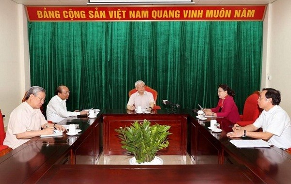 Tổng Bí thư, Chủ tịch nước Nguyễn Phú Trọng chủ trì họp lãnh đạo chủ chốt của Đảng và Nhà nước. (Ảnh: Trí Dũng/TTXVN)